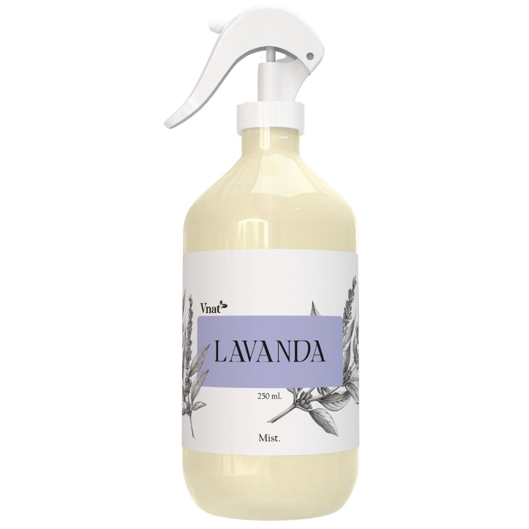 Botella de fragancia Mist de Lavanda de Vnat de 250 ml con ilustraciones de flores de lavanda y etiqueta color lavanda.