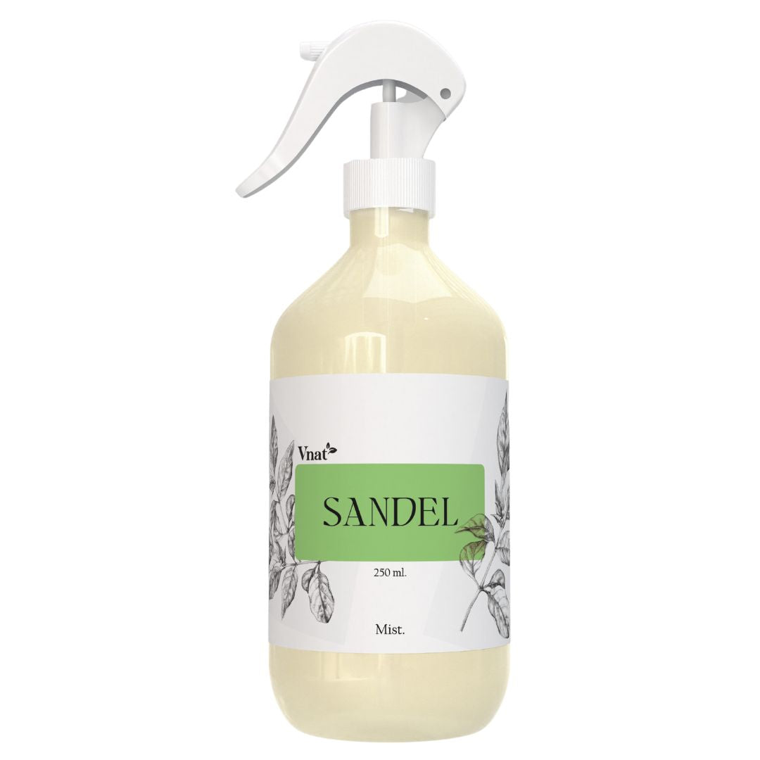 Botella de fragancia Mist de Sandel de Vnat de 250 ml, con ilustraciones de hojas de sándalo y etiqueta verde.